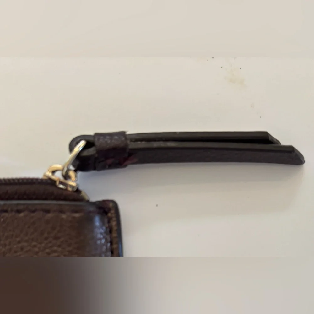 Kate spade leather small pouch brown beige logo zip closure